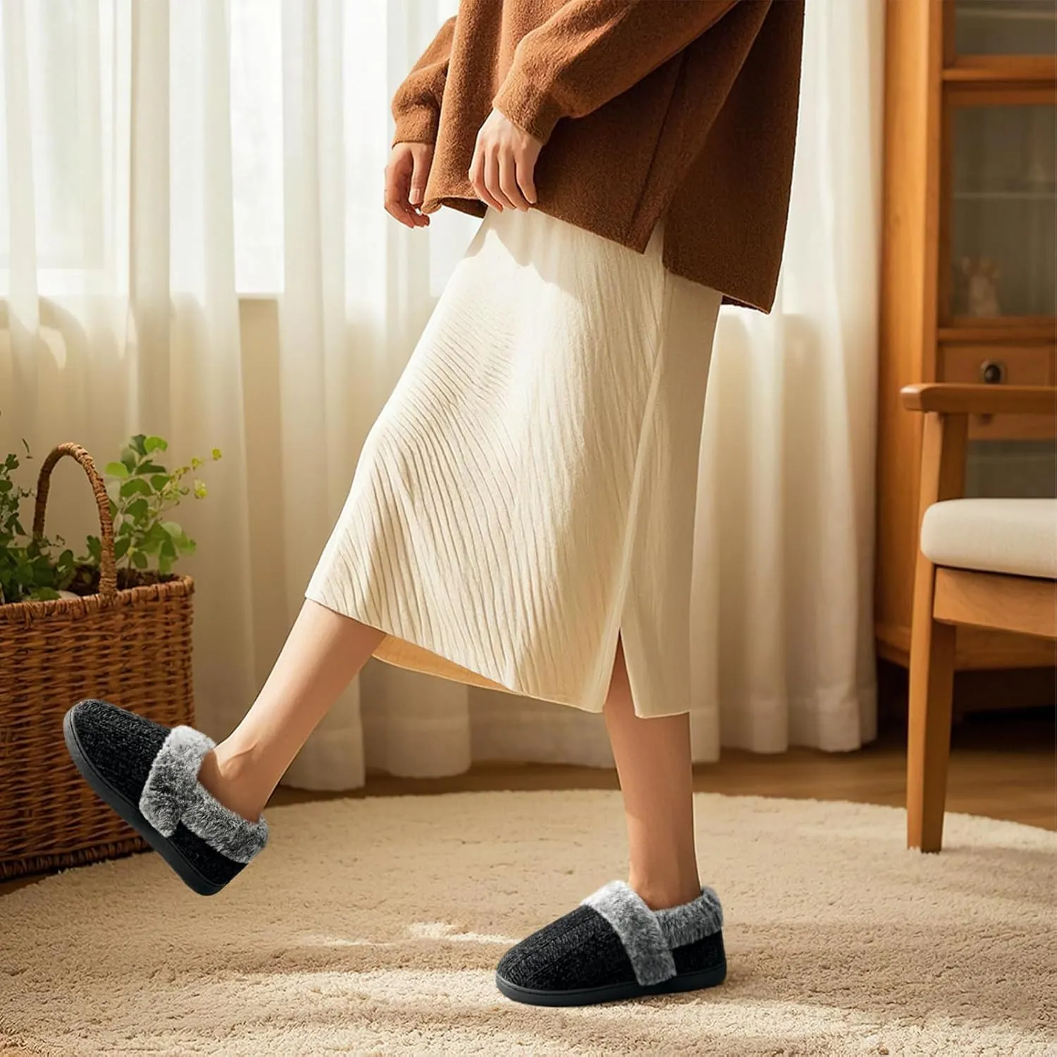 ATHMILE House Slippers for Women Memory Foam Closed Back House Shoes Outdoor Indoor Bedroom Fleece Fuzzy Slippers