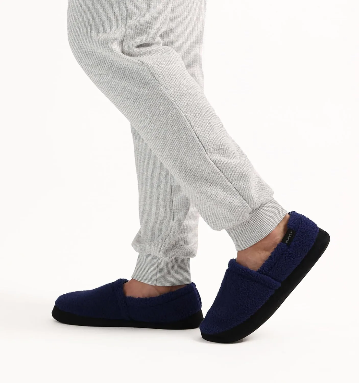 isotoner Men's Berber Aspen Closed Back Slippers